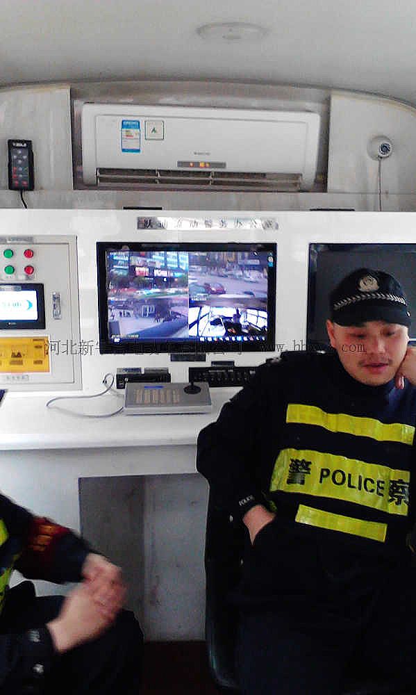 警務室內 民警在執(zhí)勤