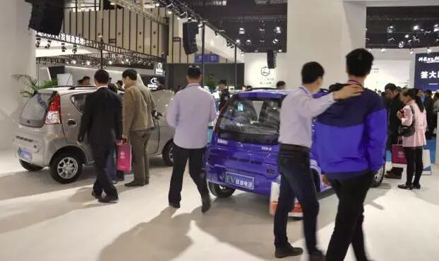 躍迪汽車強勢登錄南京新能源汽車展，引領(lǐng)行業(yè)發(fā)展新軌道