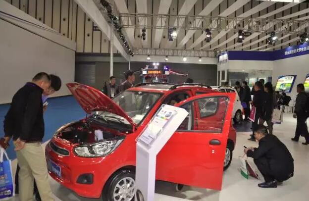 躍迪汽車強勢登錄南京新能源汽車展，引領(lǐng)行業(yè)發(fā)展新軌道