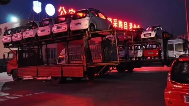 躍迪電動汽車批量發(fā)車四川——安全，節(jié)能，環(huán)保