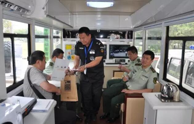 躍迪移動測速卡口、躍迪定制智能人臉識別成為本屆警用裝備博覽會焦點