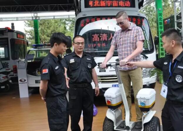 躍迪移動測速卡口、躍迪定制智能人臉識別成為本屆警用裝備博覽會焦點