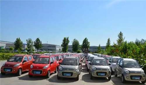 電動(dòng)轎車