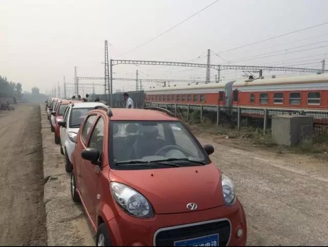 躍迪電動汽車批量發(fā)車貴州貴陽——躍迪發(fā)力鐵路貨物運(yùn)輸，及時滿足用戶需求