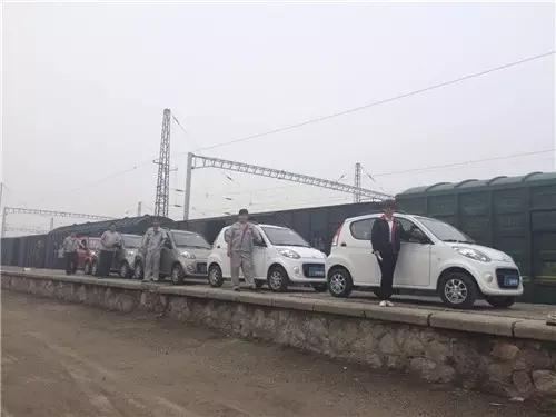 躍迪電動(dòng)汽車準(zhǔn)備裝車