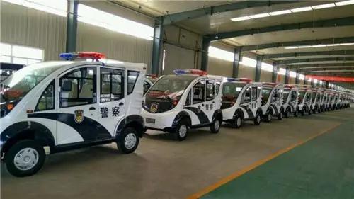 躍迪電動(dòng)汽車總裝下線。