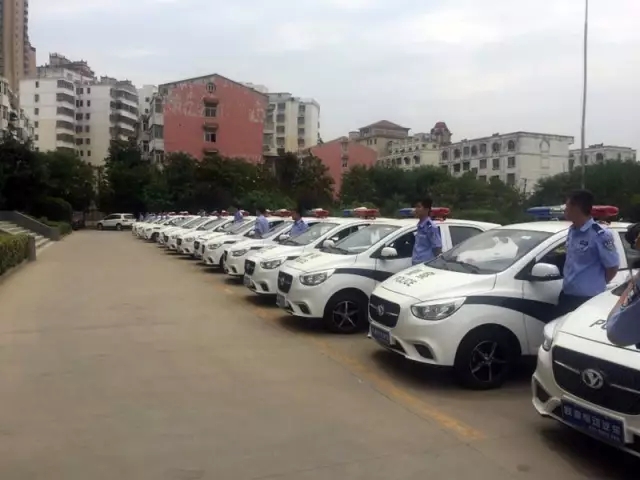 電動警務車發(fā)車現(xiàn)場