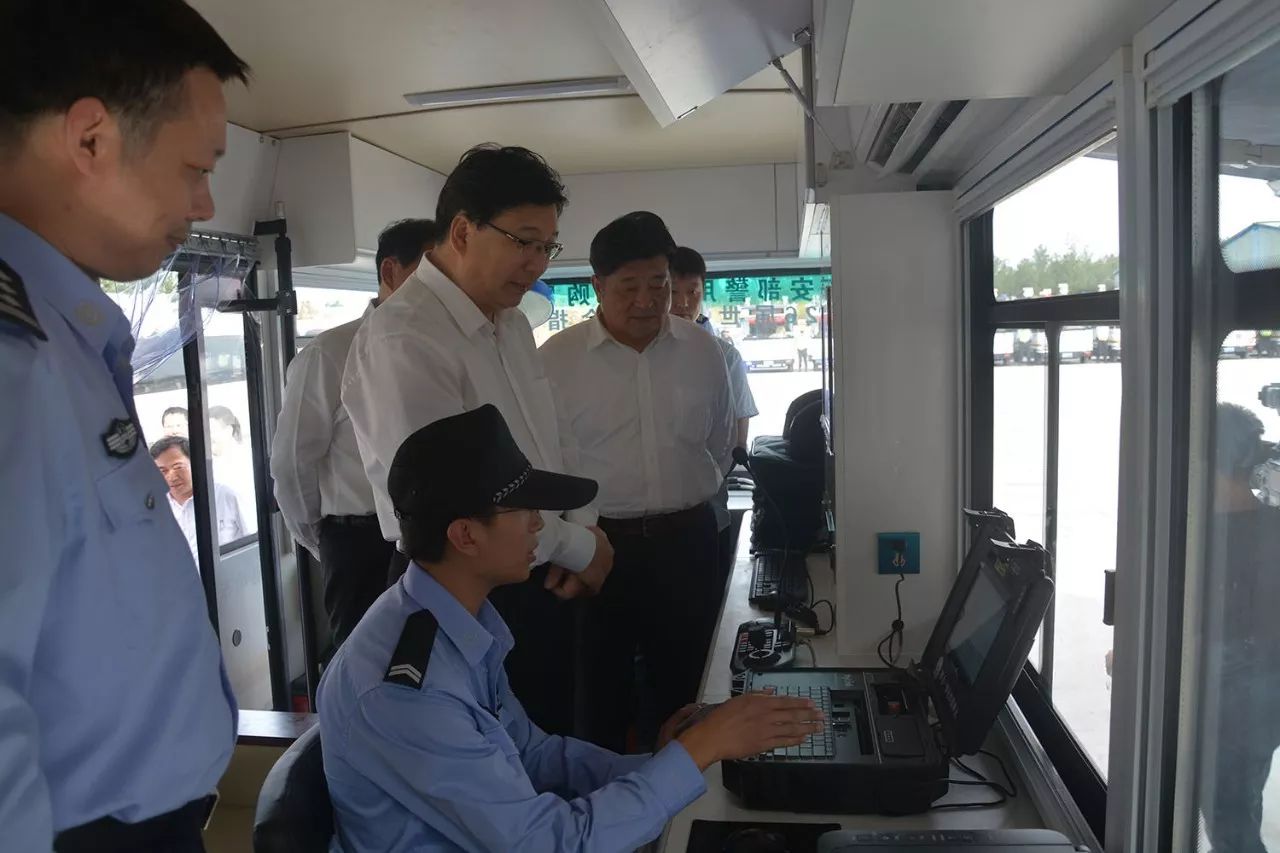 【喜迎十九大 忠誠保平安】躍迪集團助力十九大首都護城河安?！獑觾x式