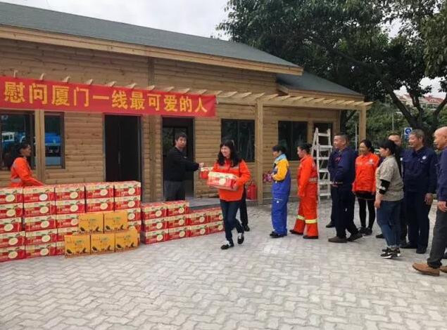 今天，躍迪向平凡而偉大的他們——環(huán)衛(wèi)工人致敬！