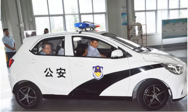 河北省政協(xié)副主席盧曉光，河北省委統(tǒng)戰(zhàn)部副部長、省工商聯(lián)黨組書記郭翠朵率調(diào)研組到躍迪集團開展重點提案督辦調(diào)研