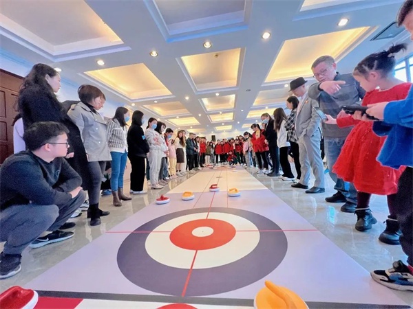 拓展活動(dòng)|「旱地冰壺」運(yùn)籌帷幄，決勝千里！