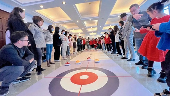 拓展活動(dòng)|「旱地冰壺」運(yùn)籌帷幄，決勝千里！