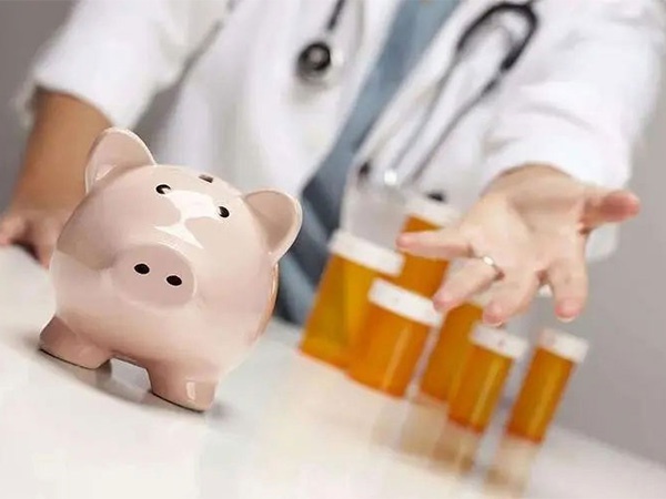 衛(wèi)健委鼓勵(lì)醫(yī)護(hù)兼職創(chuàng)業(yè)，不是讓你去擺攤、送外賣！要和醫(yī)療相關(guān)！醫(yī)生兼職到底能干啥？