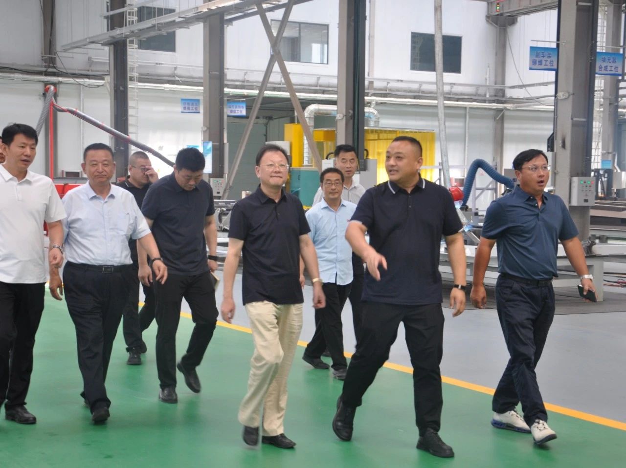 贛鋒鋰業(yè)集團董事長李良彬蒞臨躍迪集團參觀指導(dǎo)