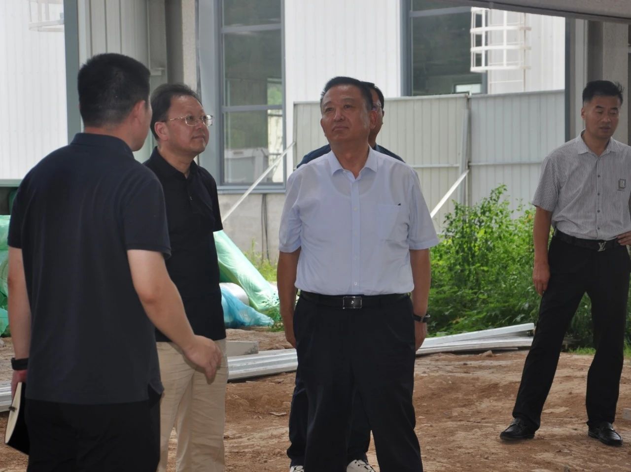 贛鋒鋰業(yè)集團董事長李良彬蒞臨躍迪集團參觀指導(dǎo)